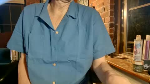 Snapshot of nfgwholoves2cum chatting on December 24, 10:28 pm NFG Nice Friendly Guy Dick online show from December 24, 10:28 pm