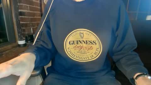 Snapshot of nfgwholoves2cum chatting on October 14, 11:45 pm NFG Nice Friendly Guy Dick online show from October 14, 11:45 pm