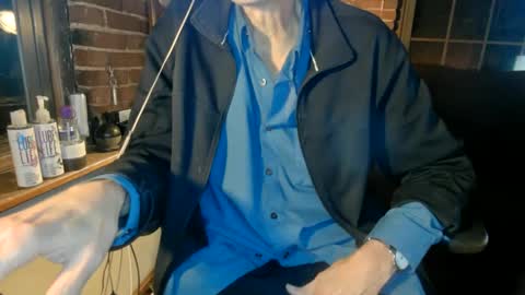 Snapshot of nfgwholoves2cum chatting on October 13, 11:44 pm NFG Nice Friendly Guy Dick online show from October 13, 11:44 pm