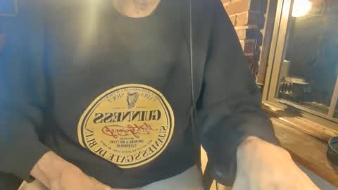 Snapshot of nfgwholoves2cum chatting on December 7, 9:55 pm NFG Nice Friendly Guy Dick online show from December 7, 9:55 pm