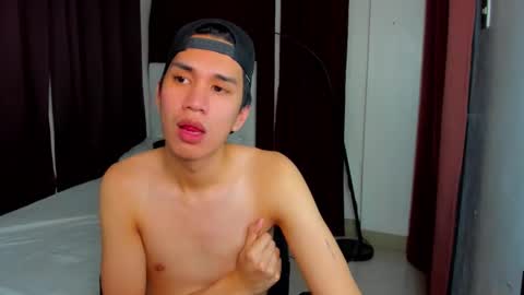 nhicolasklyde online show from October 27, 10:39 am