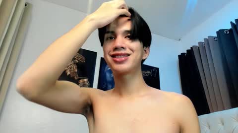 nhicolasklyde online show from October 11, 1:59 pm