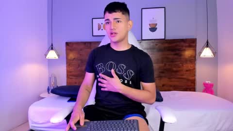 Snapshot of niall_falcon chatting on February 10, 1:44 pm Niall online show from February 10, 1:44 pm
