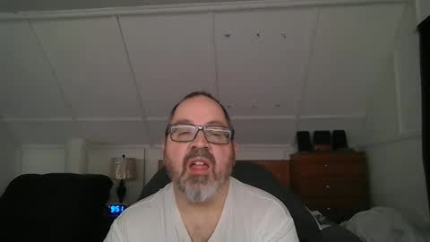 Snapshot of niceguy7208 chatting on February 24, 2:51 am niceguy7208 online show from February 24, 2:51 am