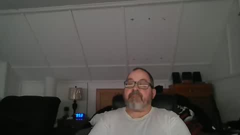 Snapshot of niceguy7208 chatting on December 30, 2:53 am niceguy7208 online show from December 30, 2:53 am