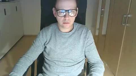 Snapshot of niceguyflo chatting on March 12, 12:42 am NiceGuyFlo online show from March 12, 12:42 am