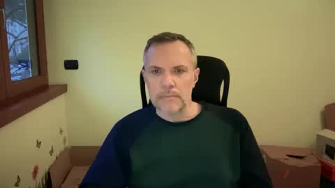 Snapshot of niceshy_71 chatting on February 14, 6:23 am Andrew online show from February 14, 6:23 am
