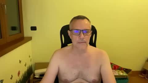 Snapshot of niceshy_71 chatting on October 15, 6:48 pm Andrew online show from October 15, 6:48 pm
