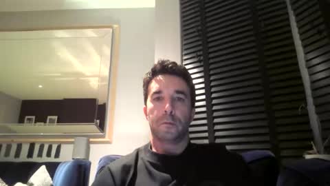 Snapshot of niciboi chatting on October 25, 10:44 pm James online show from October 25, 10:44 pm