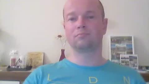 nick1990b online show from May 11, 6:05 pm