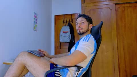 nick_moss_ online show from March 24, 2:00 pm