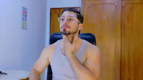 nick_moss_ online show from March 19, 1:36 pm