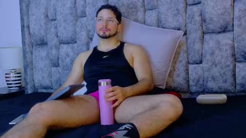 nick_moss_ online show from March 17, 11:02 am