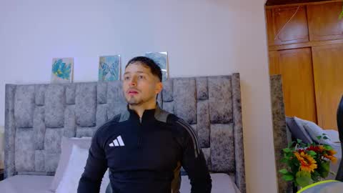 nick_moss_ online show from March 4, 11:06 am