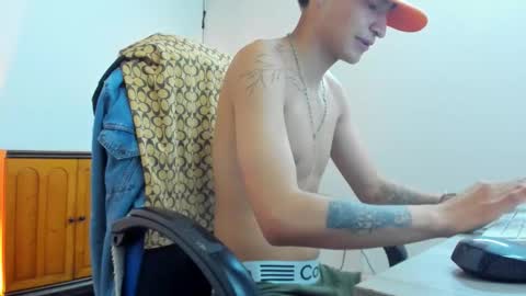 nick_nizzer online show from October 27, 3:58 pm