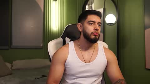 Snapshot of nick_vans chatting on October 24, 12:40 pm Jhohan online show from October 24, 12:40 pm