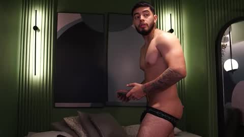 Snapshot of nick_vans chatting on October 16, 12:57 pm Jhohan online show from October 16, 12:57 pm