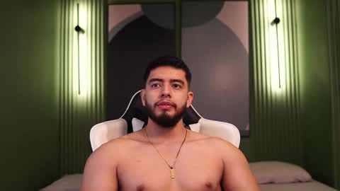 Snapshot of nick_vans chatting on October 19, 2:42 pm Jhohan online show from October 19, 2:42 pm