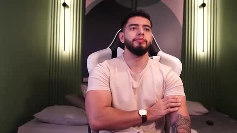 Snapshot of nick_vans chatting on October 12, 4:45 pm Jhohan online show from October 12, 4:45 pm