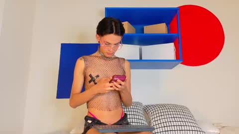 Snapshot of nickifox__ chatting on September 25, 7:46 pm NICKI FOX online show from September 25, 7:46 pm