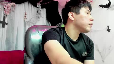 Snapshot of nickk_wolff chatting on October 15, 4:09 am Nickk Wolff online show from October 15, 4:09 am