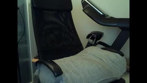 nicklan90 online show from February 7, 11:32 pm