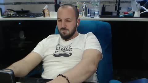 Julian online show from March 26, 11:53 pm