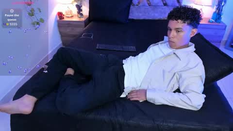 Nickolas Muoz online show from September 25, 2:49 pm
