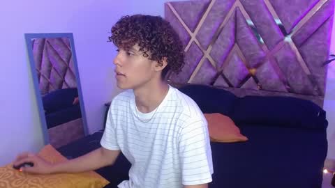 Nickolas Muoz online show from February 2, 4:22 pm
