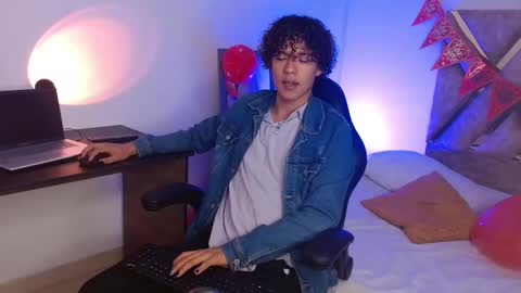 Nickolas Muoz online show from February 16, 7:16 pm