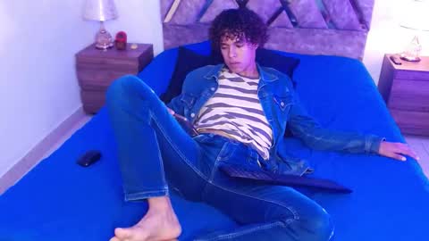 Nickolas Muoz online show from September 12, 3:45 pm