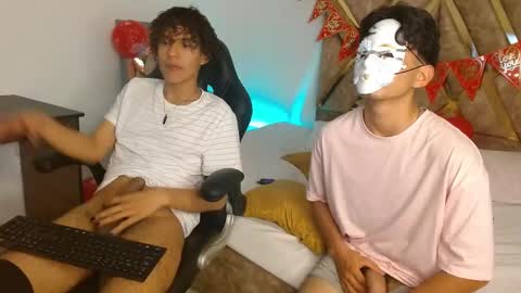 Nickolas Muoz online show from February 16, 1:05 am