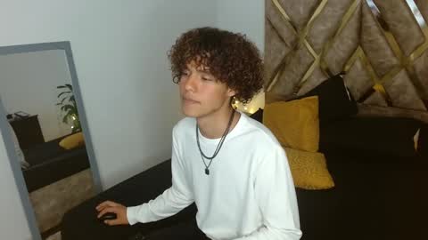 Nickolas Muoz online show from January 29, 9:28 pm