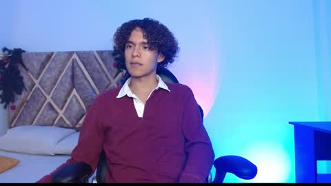 Nickolas Muoz online show from January 5, 9:47 pm
