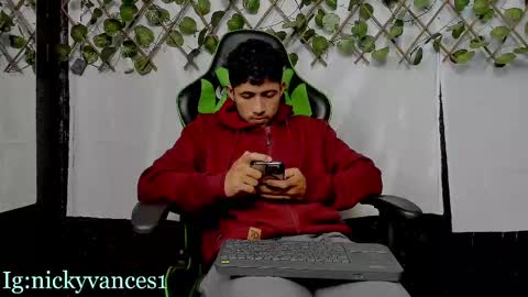 Snapshot of nicky_vance chatting on October 8, 5:28 pm nicky online show from October 8, 5:28 pm