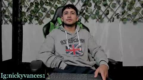 Snapshot of nicky_vance chatting on October 10, 7:18 pm nicky online show from October 10, 7:18 pm