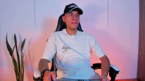 Snapshot of nickyblazze_ chatting on October 7, 12:42 pm Nicky online show from October 7, 12:42 pm