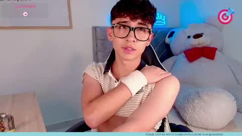 nico  online show from April 16, 8:53 pm