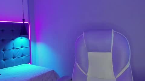 nicolasferrer18 online show from December 19, 7:33 pm