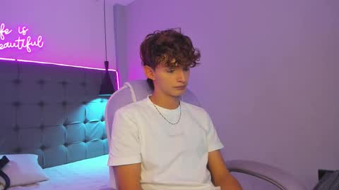 nicolasferrer18 online show from December 16, 7:21 pm