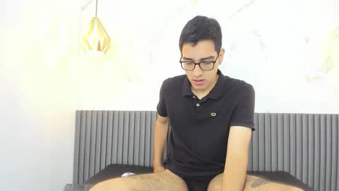 nicolasfine online show from January 14, 11:59 am