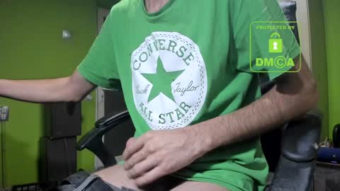 Snapshot of nicolasguy chatting on January 4, 5:05 am L. Nicolas online show from January 4, 5:05 am