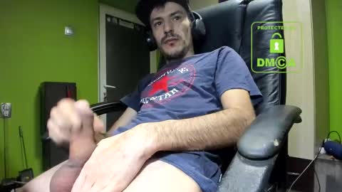 Snapshot of nicolasguy chatting on February 10, 5:14 am L. Nicolas online show from February 10, 5:14 am