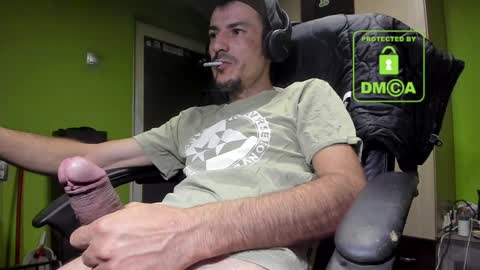 Snapshot of nicolasguy chatting on December 6, 5:53 am L. Nicolas online show from December 6, 5:53 am