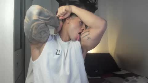 Snapshot of nicolasmuscle chatting on February 28, 3:15 am Andres online show from February 28, 3:15 am
