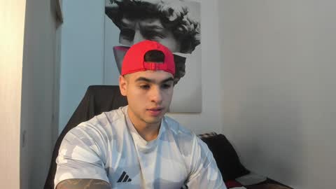 Snapshot of nicolasmuscle chatting on January 3, 6:46 pm Andres online show from January 3, 6:46 pm