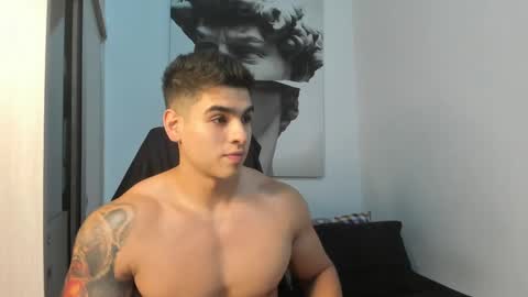 Snapshot of nicolasmuscle chatting on December 19, 9:49 pm Andres online show from December 19, 9:49 pm