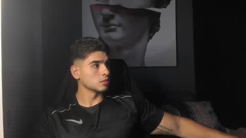 Snapshot of nicolasmuscle chatting on September 21, 10:32 pm Andres online show from September 21, 10:32 pm