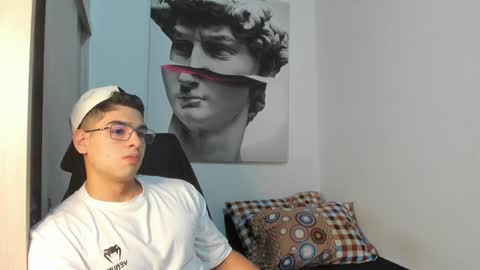Snapshot of nicolasmuscle chatting on December 29, 7:32 pm Andres online show from December 29, 7:32 pm