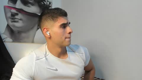 Snapshot of nicolasmuscle chatting on January 10, 12:06 am Andres online show from January 10, 12:06 am